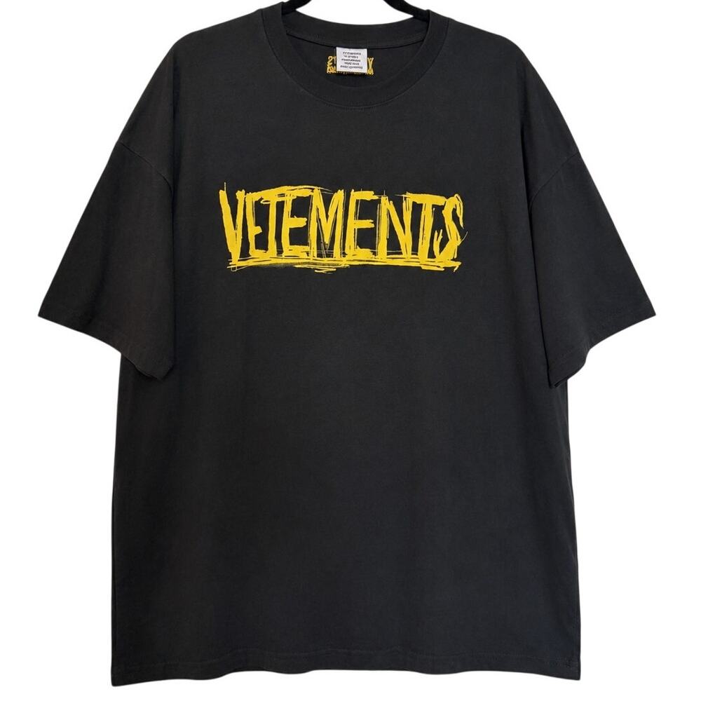 *UNISEX* Vetements Black World Tour T-Shirt